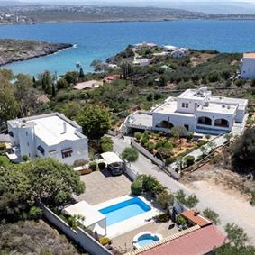 4 bedroom villa with pool close to beach on Akrotiri peninsula, sleeps 8